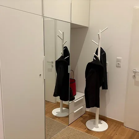 Apartment Mitten In Der Altstadt Und Der Thermenregion, Neu Und Ruhig