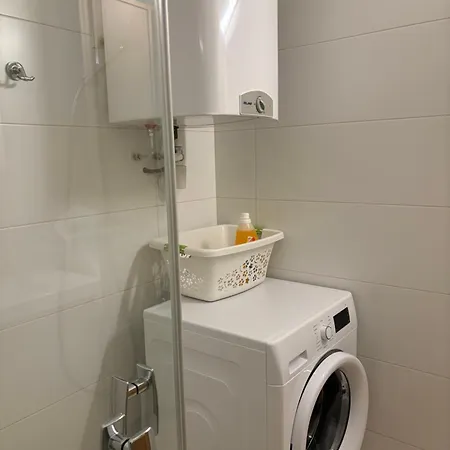 Apartment Mitten In Der Altstadt Und Der Thermenregion, Neu Und Ruhig
