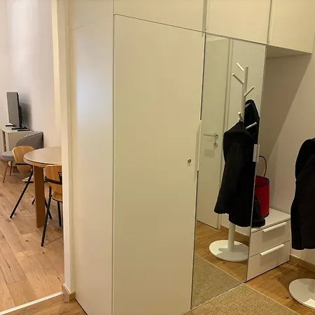Apartment Mitten In Der Altstadt Und Der Thermenregion, Neu Und Ruhig